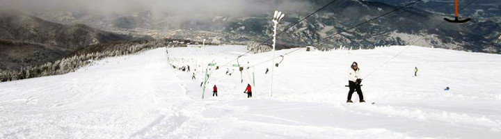 2_straja-hunedoara-statiune-partie-ski-partii-snowboard-iarna-zapada-munte-romania-schi