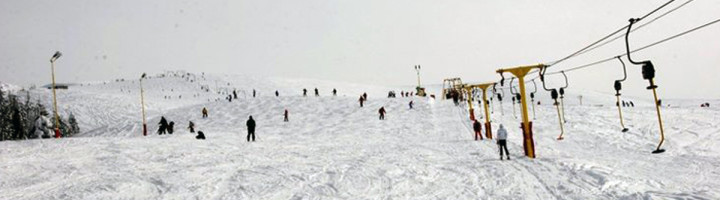 5_straja-hunedoara-statiune-partie-ski-partii-snowboard-iarna-zapada-munte-romania-schi